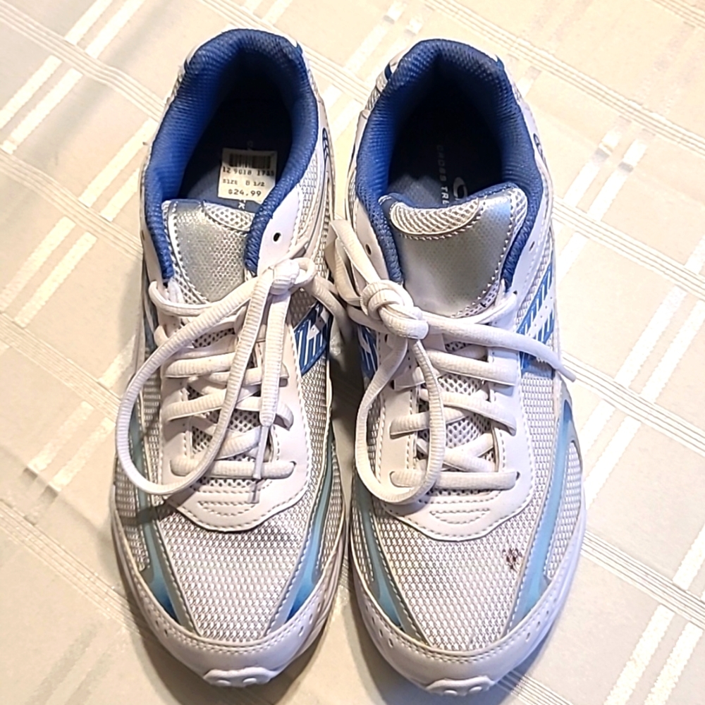 Womens size 8.5 shoes